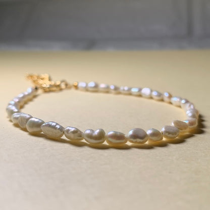 Pearl Bracelet - Dainty and Minimal Jewellery for Women